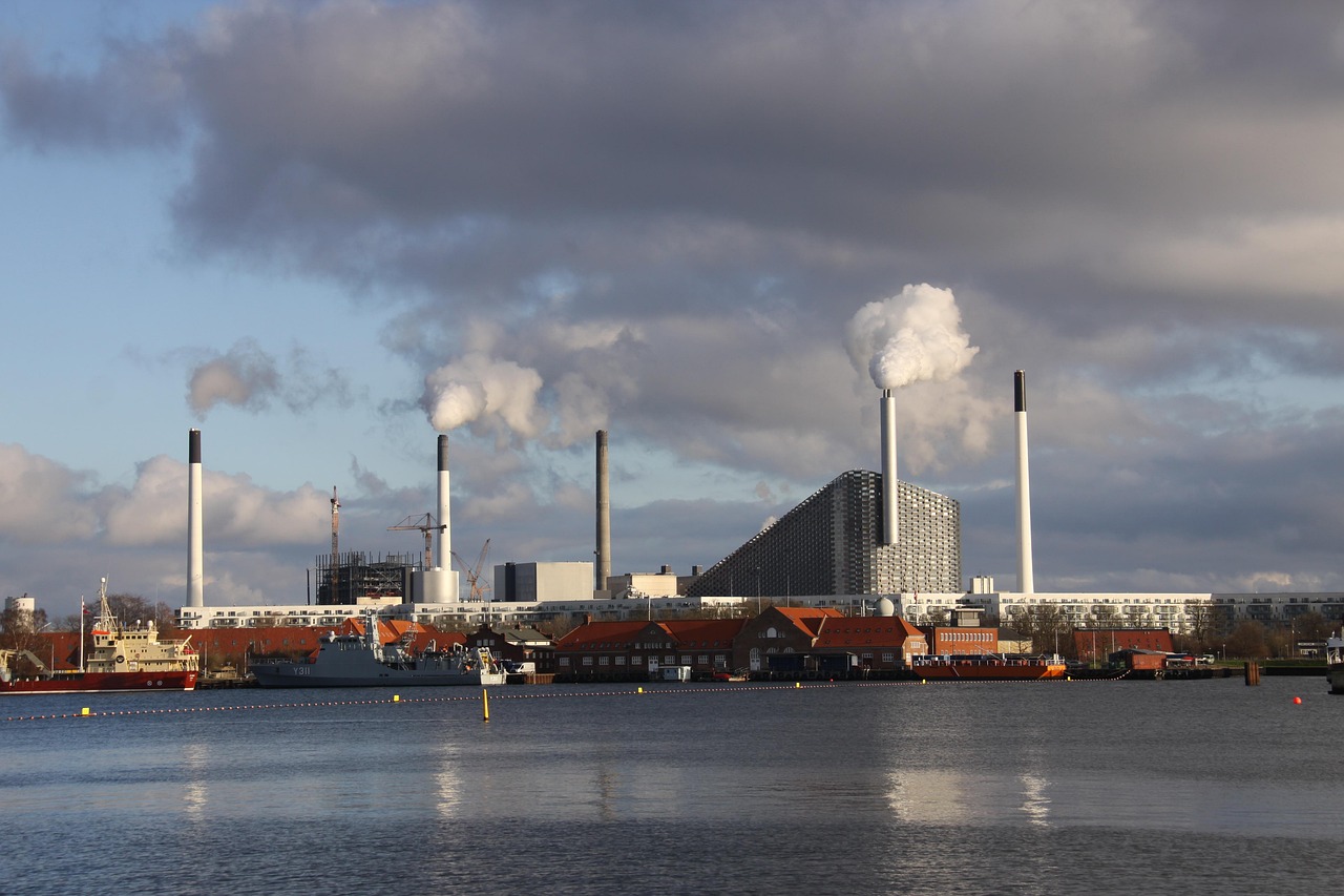 Misting Systems in Oil, Gas & Electric: Boosting Efficiency in Air-Cooled Operations